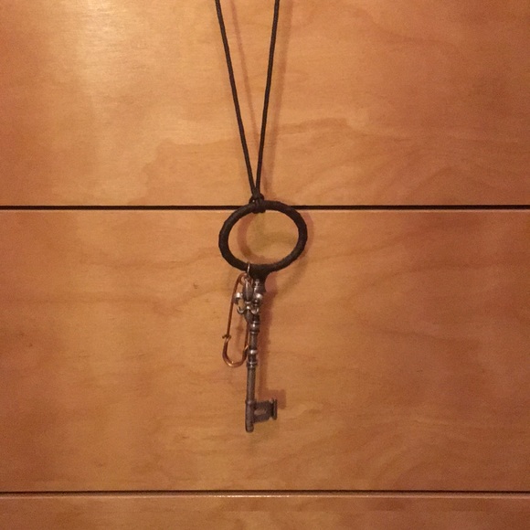 Key necklace - Picture 1 of 1